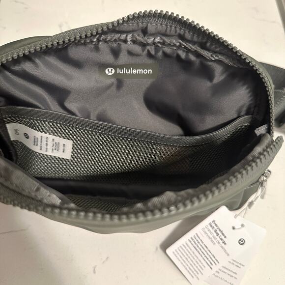 LULULEMON NWT GRSG Grey Sage Everywhere Belt Bag – 2L - Picture 7 of 12